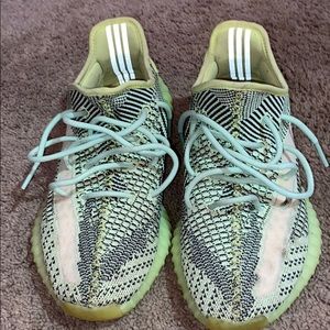 Yeezy 350 v2 yeezreel sz 9.5 8/10